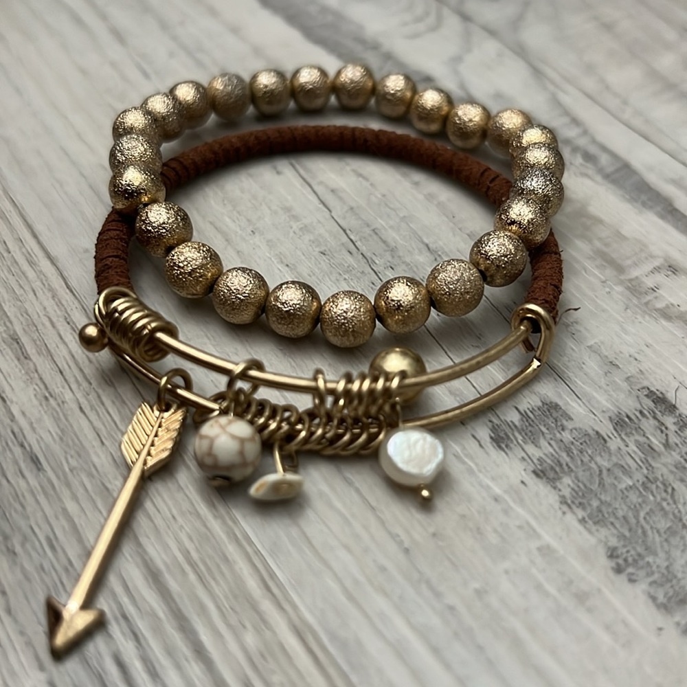 Boho Pearl Beaded Arrow Suede Bangle Bracelet
